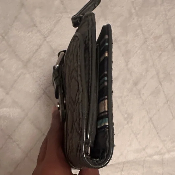 Vera Bradley Quilted Gray Compact  Zip Card Wallet - Picture 3 of 8